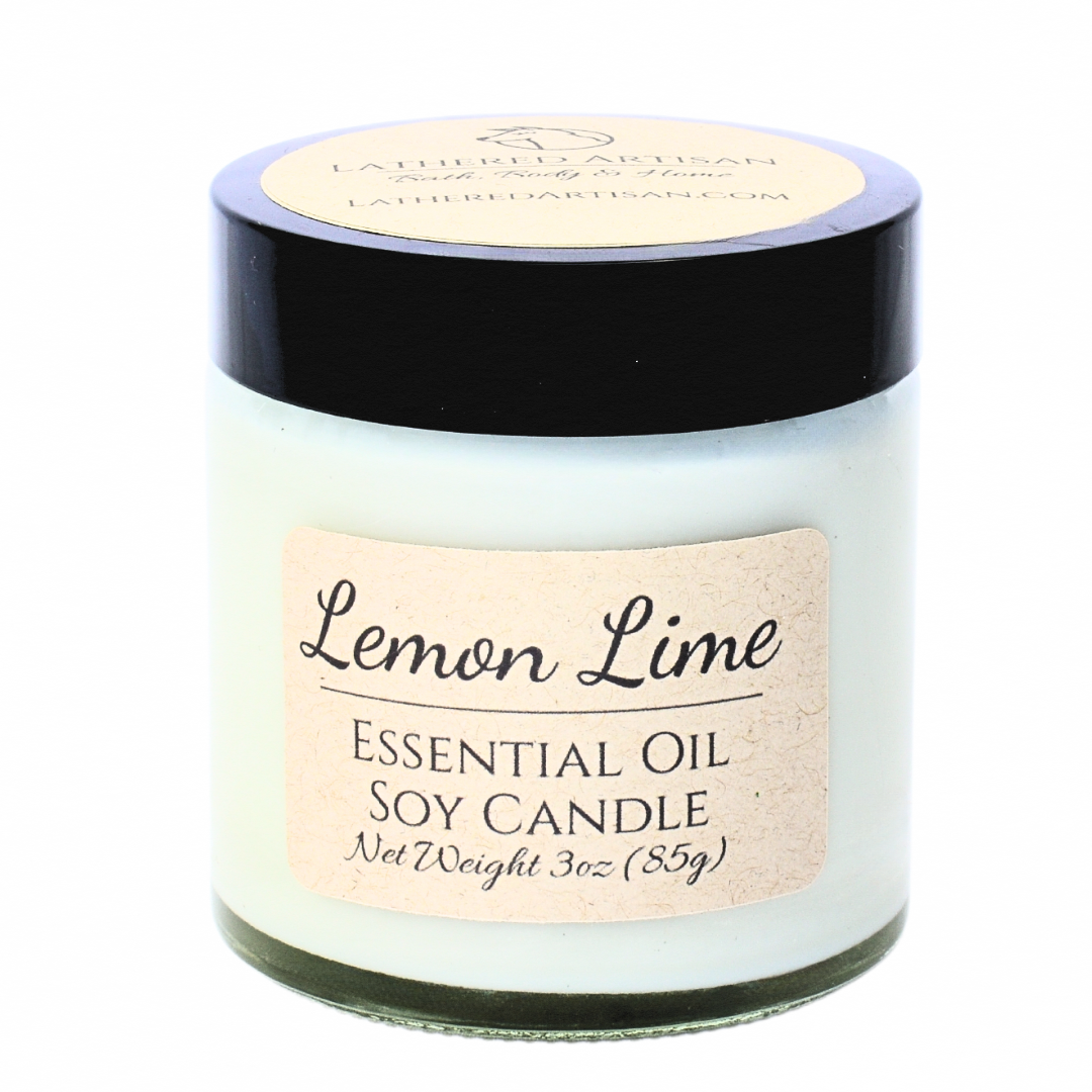 Bougie à l'huile essentielle de citron vert avec mèche en bois