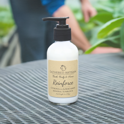 Crème solaire à l'ancienne avec effet anti-insectes